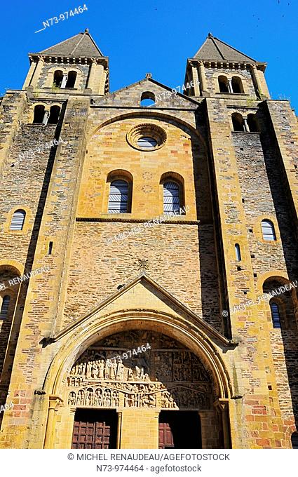 France, Aveyron 12, Conques, abbatiale Sainte Foy du XI et XIIe siècles, étape du pélerinage de Saint-Jacques-de-Compostelle