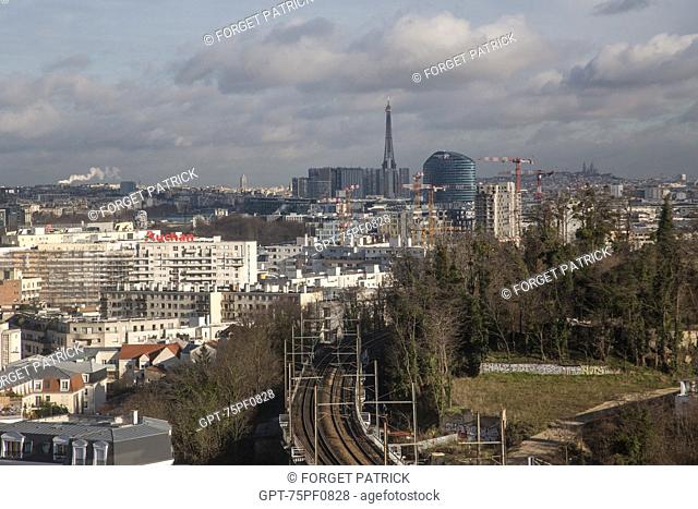 VIEW OF PARIS AND MEUDON FROM THE RAILWAY LINE FROM PARIS MONTPARNASSE, PARIS (75), FRANCE