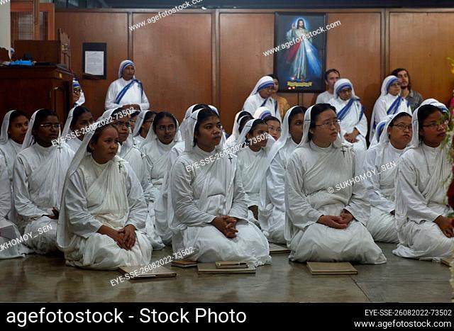 August 26, 2022, Kolkata, India: Catholic nuns from the Missionaries of Charity, the global order of nuns founded by Saint Mother Teresa offering prayers to...