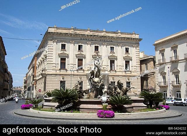 Piazza Archimede, Syracuse, Sicily, Italy, Siracusa, Ortygia Island, Artemis Fountain, Clock Palace, today Bank, Ortigia, Europe