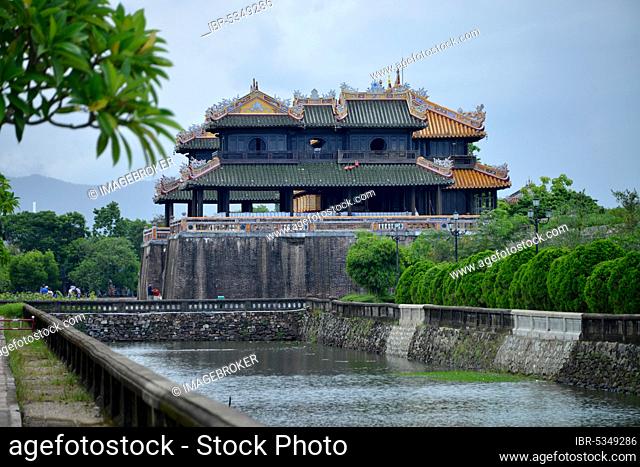 Ngo Mon Gate, Noon Gate, Imperial City, Hue, Vietnam, Asia