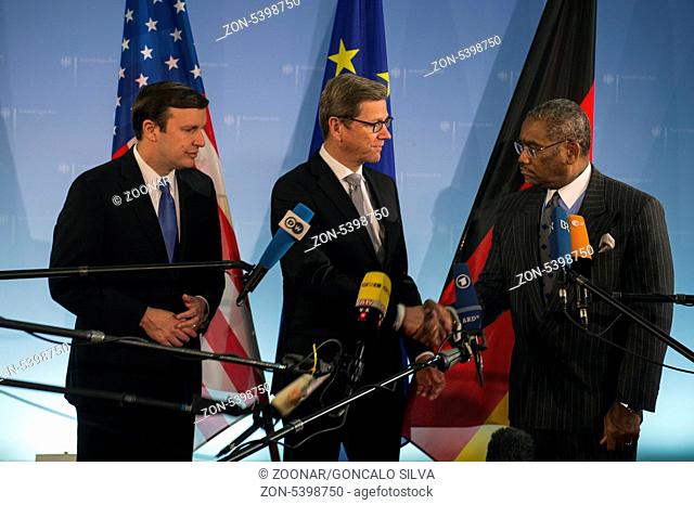 Foreign Minister Guido Westerwelle welcomes the delegation from U.S. Senator Chris Murphy and Congressman Gregory Meeks for a bilateral talking about Spying in...