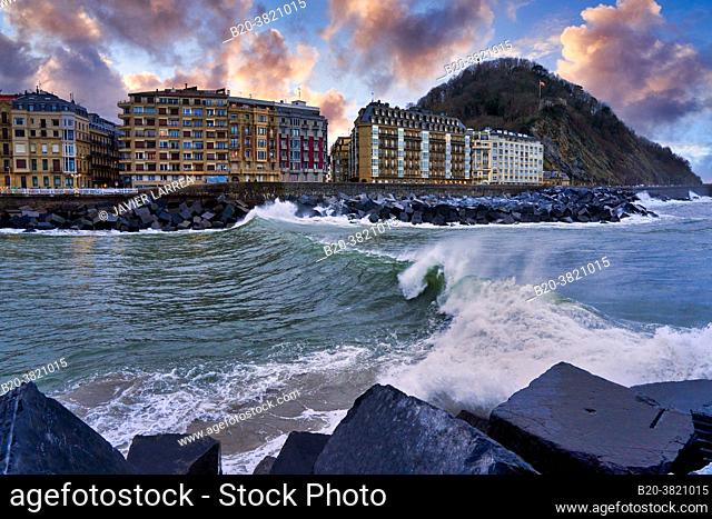 Waves, Mouth of the Urumea river, Donostia, San Sebastian, Gipuzkoa, Basque Country, Spain, Europe