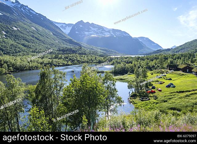 Camping site by the lake Litlvatnet in the Innerdalen high valley, mountains, Trollheimen Mountain Area, Sunndal, Møre og Romsdal, Vestlandet, Norway, Europe