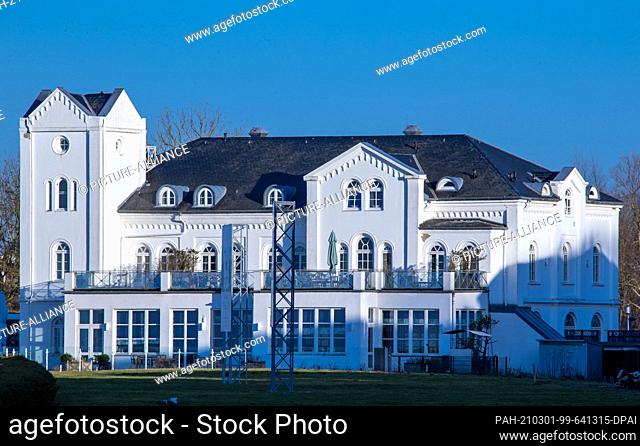 21 February 2021, Mecklenburg-Western Pomerania, Heiligendamm: The ""pearl necklace"" of historic houses in the Baltic Sea resort of Heiligendamm