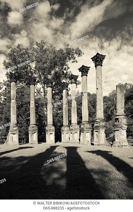 USA, Mississippi, Port Gibson-area, Windsor Ruins, standing columns from former plantation house