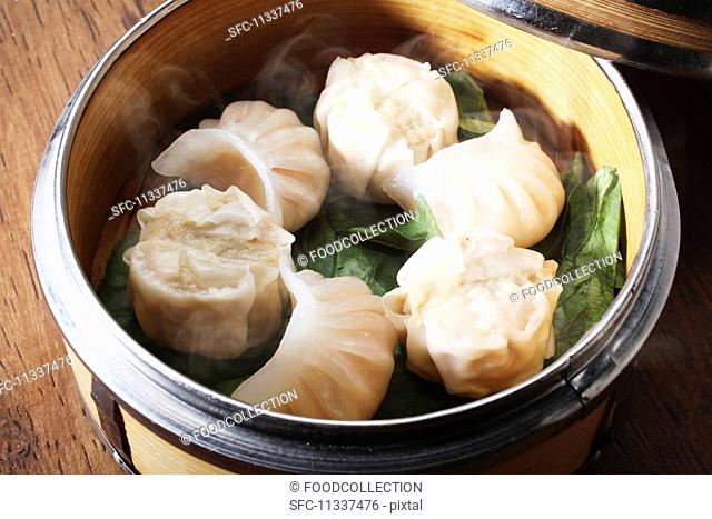 Steamed pork dumplings (China)