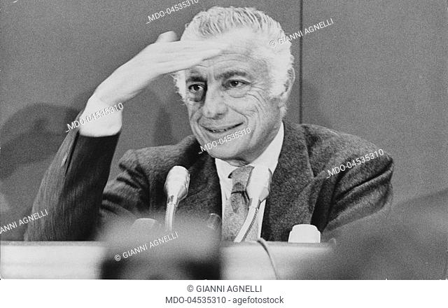 Italian entrepreneur Gianni Agnelli attending a public meeting. 1990s