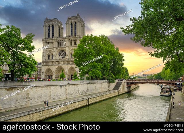 Paris is the most popular tourist destination in the world, with more than 42 million foreign visitors per year