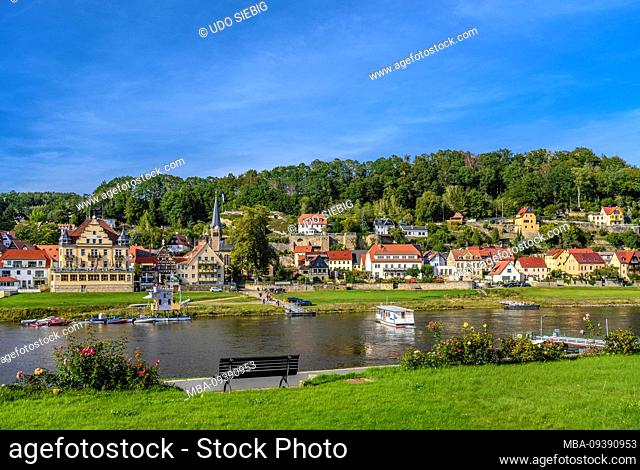 Germany, Saxony, Saxon Switzerland, town Wehlen, Elbe with village view, view from Pötzscha