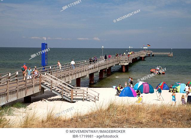 Pier in the Prerow Baltic resort, Fischland-Darss-Zingst peninsula, Mecklenburg-Western Pomerania, Germany, Europe