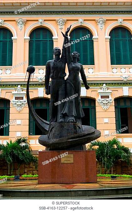 VIETNAM, SAIGON HO CHI MINH CITY, CENTRAL POST OFFICE, FRENCH COLONIAL STYLE, STATUE