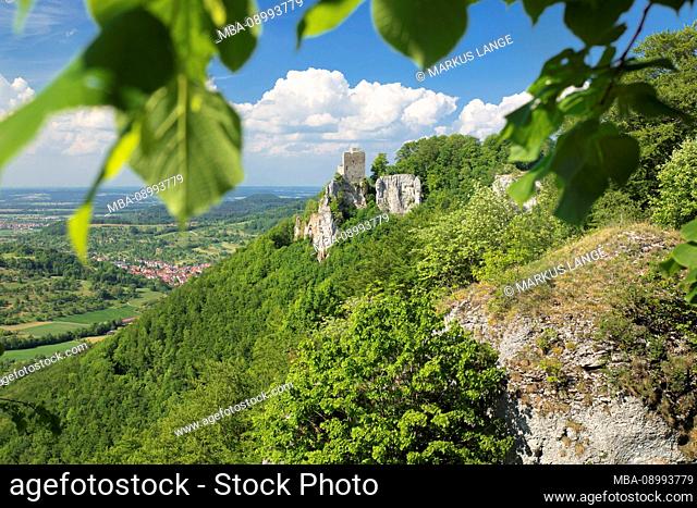 Castle ruin Reussenstein over the Neidlinger valley, Swabian Alb, Baden-Wuerttemberg, Germany
