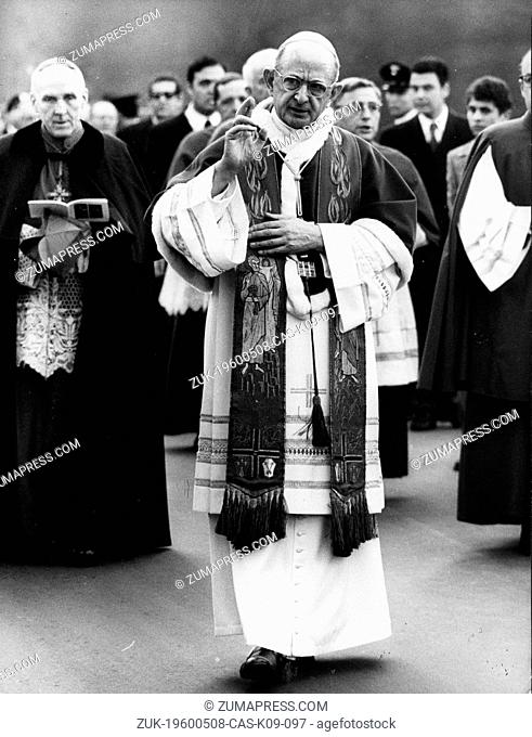 Date Unknown - Location Unknown - POPE PAUL Vl (Head of the Catholic Church 1963-1978) attends a traditional procession on the Aventino Hill at the recourrence...