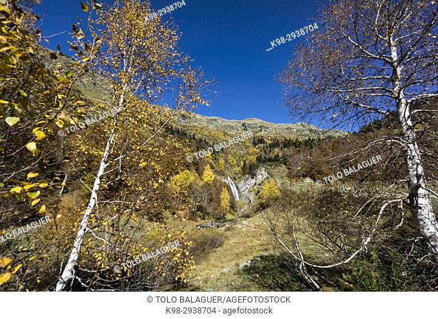 cascada del Saut deth Pish, valle de Varradós, Aran, Lerida, Pyrenees Mountains, Spain
