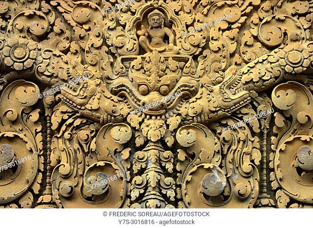 Bas relief carvings at the Banteay Srei temple, Angkor Wat, Siem Reap, Cambodia, South East Asia, Asia