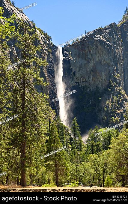 Bridalveil Fall in Yosemite National Park, California, USA, North America