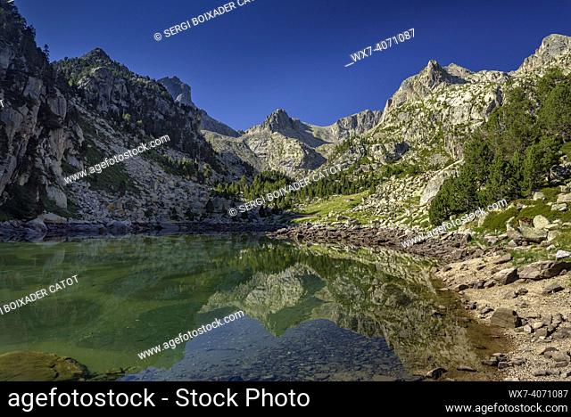 Monestero lake (Aigüestortes i Estany de Sant Maurici Natonal Park, Pyrenees, Catalonia, Spain)