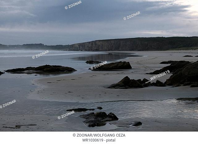 Low tide on the coast of the Presque Ille de Crozo