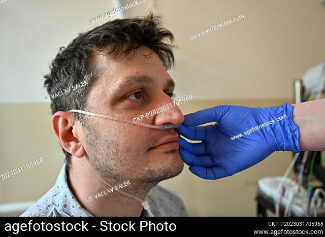 Patient during examination in the sleep laboratory of the University Hospital in Brno, March 17, 2023. (CTK Photo/Vaclav Salek)