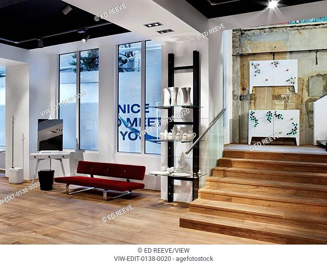 After debuting at the Salone del Mobile in Milan 2009 with the opening of its first flagship store in Via Monte di Pietà 11, SKI