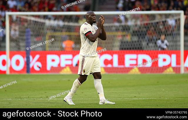 Belgium's Romelu Lukaku leaves the pitch after being injured during a soccer game between Belgian national team the Red Devils and the Netherlands