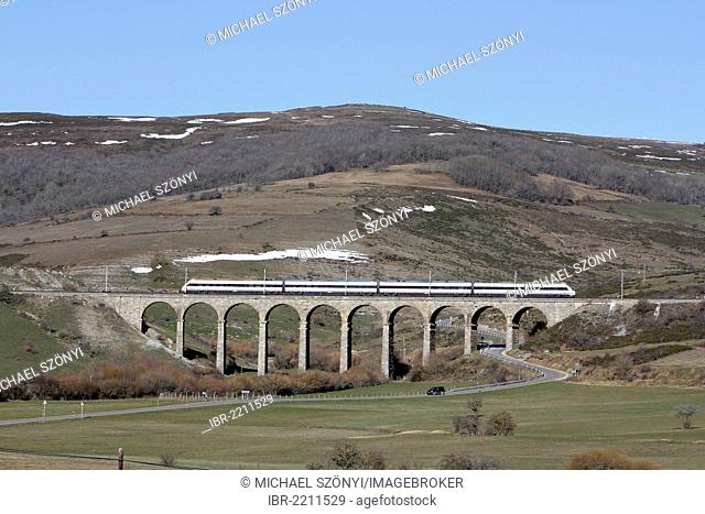 Viaduct, railway bridge, Celada Marlantes, Cantabria, Spain, Europe