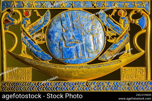 Egypt, Cairo, Egyptian Museum, burial of Chechonq II, Tanis : Pectoral of his father, Chechonq I, representing the sun god on a solar barque