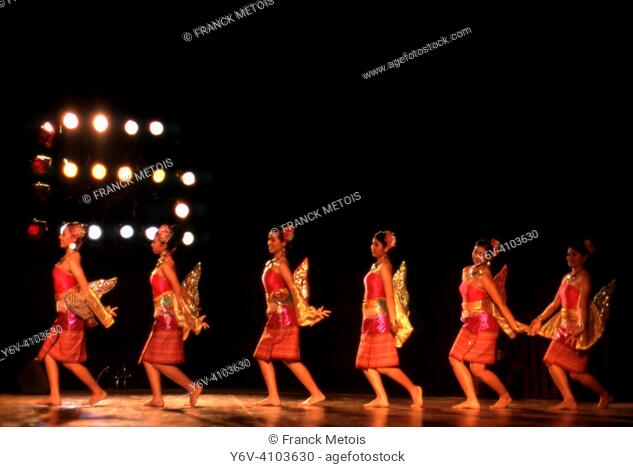 Dance performance by Thai female dancers ( Thailand)