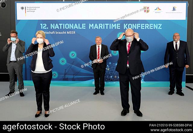 10 May 2021, Mecklenburg-Western Pomerania, Rostock: Before the start of the 12th National Maritime Conference at the Warnemünde Cruise Terminal