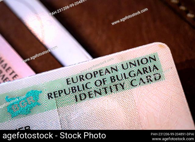 ILLUSTRATION - 06 December 2023, Bremen: A Bulgarian identity document lies on a table. Photo: Sina Schuldt/dpa. - Bremen/Bremen/Germany