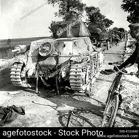 World War II - FRANCE. Tanks, Hotchkiss H-39, Hotchkiss H38 rear. The Hotchkiss H39 was a French tank developed before the Second World War