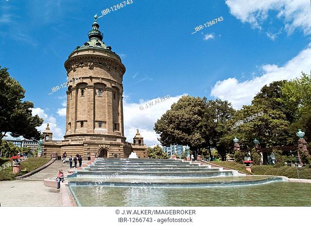 Water tower, landmark of the city, 1889, 60 m high, diameter of 19 m, used as water reservoir until 2000, Mannheim, Baden-Wuerttemberg, Germany, Europe