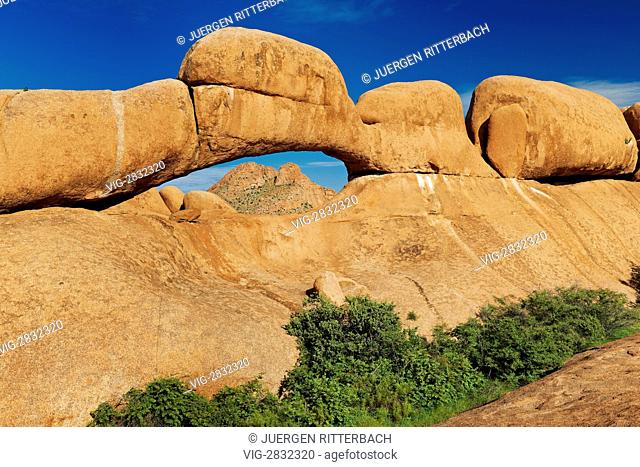 The Arch, Spitzkoppe, mountain landscape of granite rocks, Matterhorn of Namibia, Namibia, Africa - Namibia, 24/02/2011
