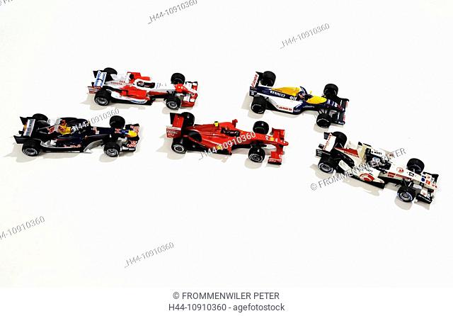 Car, Automobile, running, Ferrari, model, Renault, overtake, Mercedes, formula 1