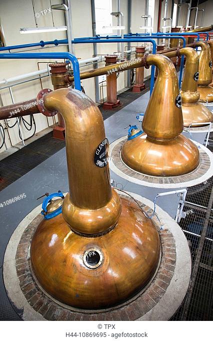 Scotland, Speyside, Dufftown, Glenfiddich Whiskey Distillery, Copper Stills