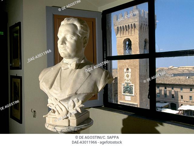 Marble bust of Beniamino Gigli (1890-1957), with the Civic tower in the background, Recanati, Marche, Italy