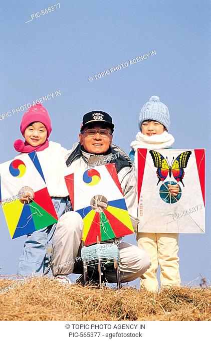 Family With Kites, Korean