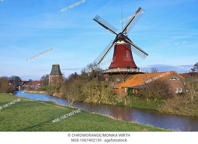 Twin mills of Greetsiel, commune Krummhoern, district Aurich, East Frisia, Lower Saxony, Germany, Europe