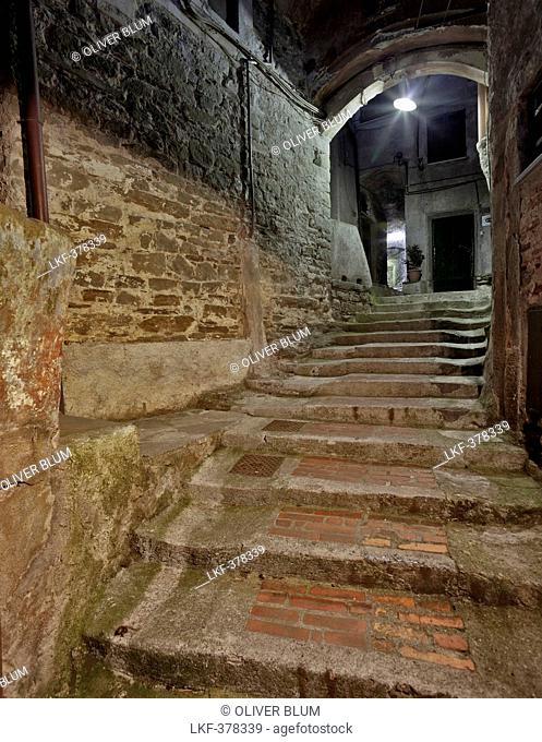 Alleyway in Vernazza, Cinque Terre National Park, Unesco World Heritage, Italian Riviera, Liguria, Italy