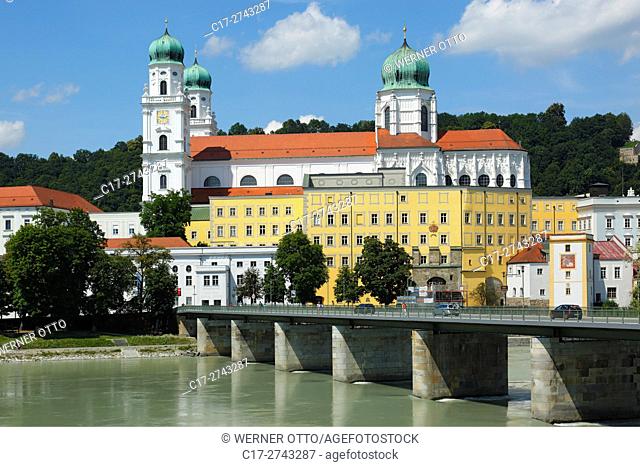 Germany, Bavaria, Eastern Bavaria, Lower Bavaria, Passau, Danube, Inn, Ilz, St. Stephens Cathedral, Bishop church, baroque, Old Residence with Land court
