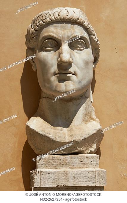 Palazzo dei Conservatori, Remains of statue of Emperor Constantine II, Courtyard, Capitoline Museum. Rome. Lazio, Italy