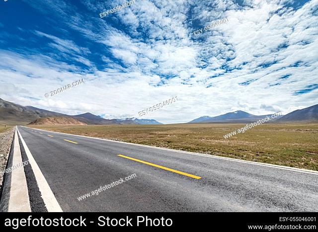 tourist road background in the qinghai-tibet plateau, golmud kunlun mountain hinterland, China