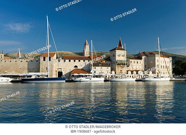 Sailing boats, Riva promenade, city walls, old town, UNESCO World Heritage Site, Trogir, Dalmatia, Croatia, Europe