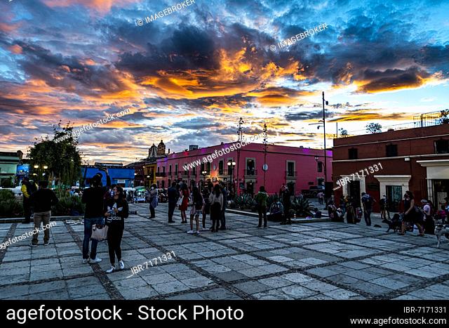 Square before the Church of Santo Domingo de Guzmán at sunset, Oaxaca, Mexico, Central America