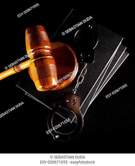 Handcuffs, Legal gavel