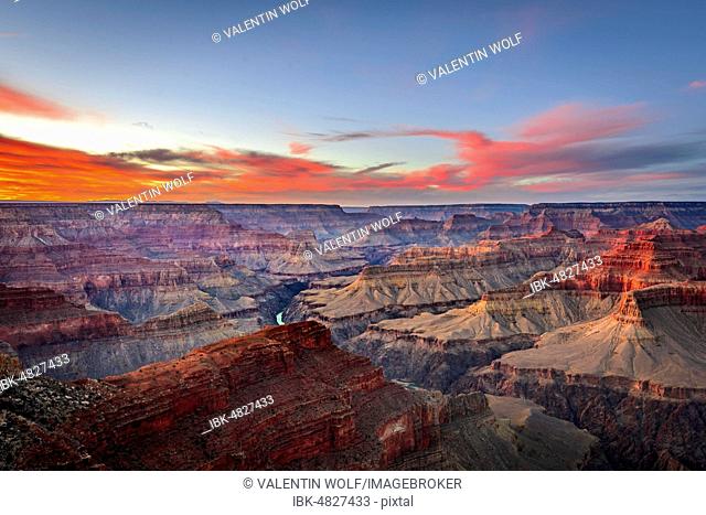 Gorge of the Grand Canyon at sunset, Colorado River, view from Hopi Point, eroded rock landscape, South Rim, Grand Canyon National Park, near Tusayan, Arizona