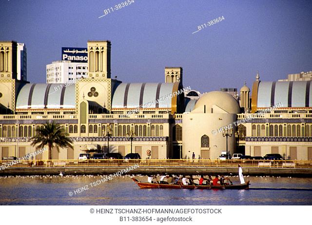 Emirat und Stadt Sharjah, Blauer Souq, Souq al-Markazi, Zentralmarkt am Creek Emirate and city of Sharjah, the Blue Souk, the Central Market