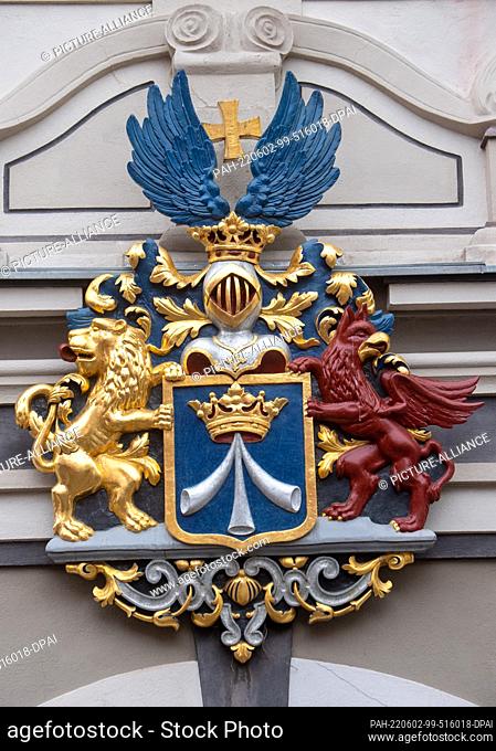 31 May 2022, Mecklenburg-Western Pomerania, Stralsund: A Swedish coat of arms on Stralsund's town hall announces the Swedish traces in the Hanseatic city