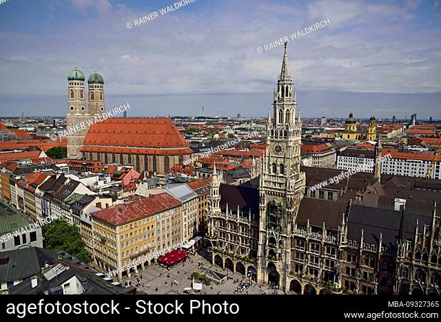 Europe, Germany, Bavaria, City of Munich, Marienplatz, Frauenkirche, Town Hall, view from St. Peter
